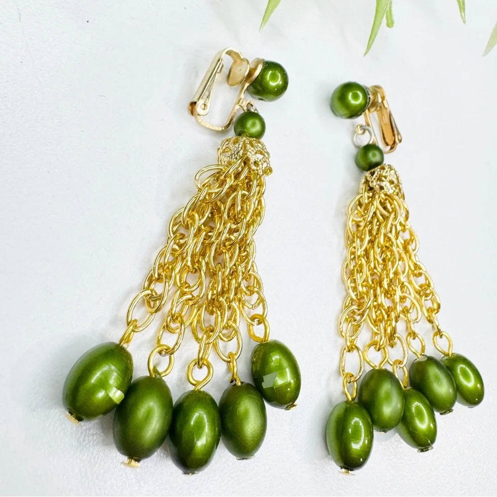 Vintage 60s Hong Kong Green Faux Pearl Gold Tone Tassel Chain Dangle Earrings